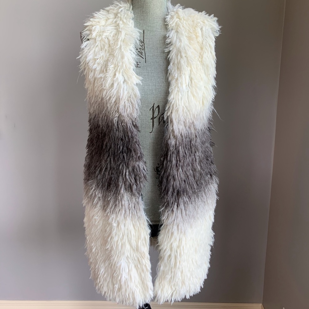 Guess Faux Fur Long sleeveless vest